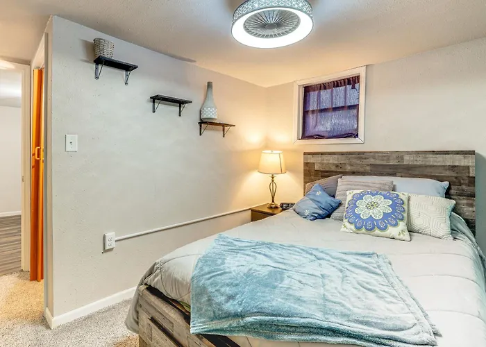 1 Mi To Dtwn Casper: Homey Getaway W/ Yard! Vakantiehuis