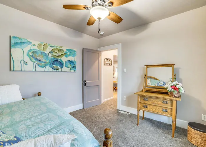 1 Mi To Dtwn Casper: Homey Getaway W/ Yard! *
