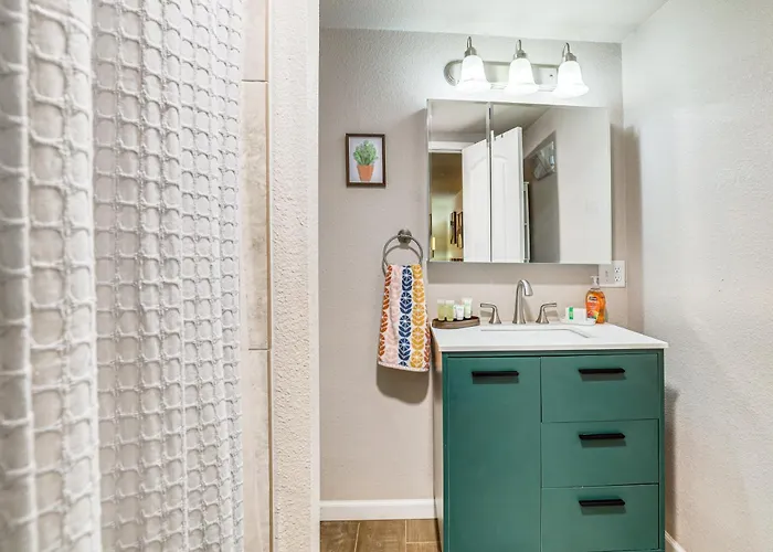 1 Mi To Dtwn Casper: Homey Getaway W/ Yard! * Casper